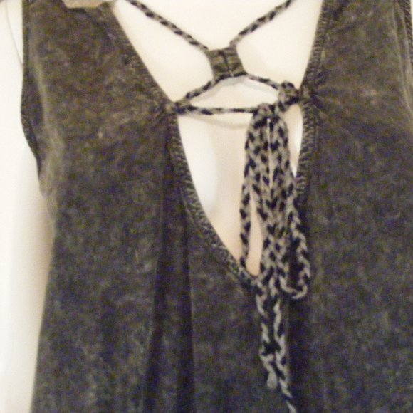 Hem and Threads Shirt - NWT - Picture 2 of 5